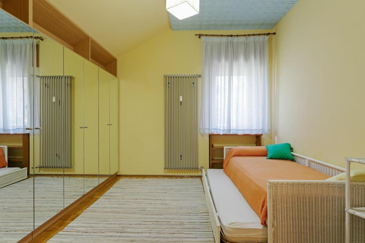 بيلانو Attic Lake View المظهر الخارجي الصورة