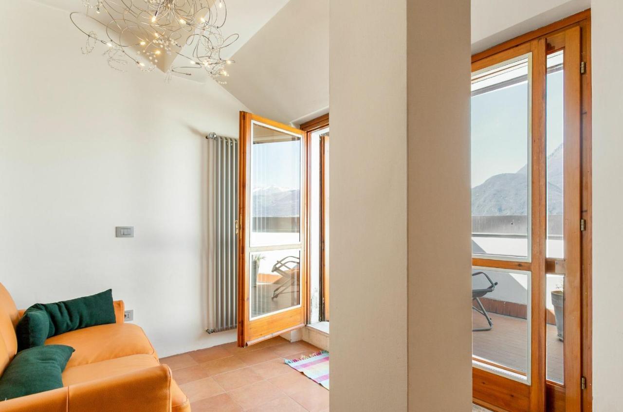 بيلانو Attic Lake View المظهر الخارجي الصورة